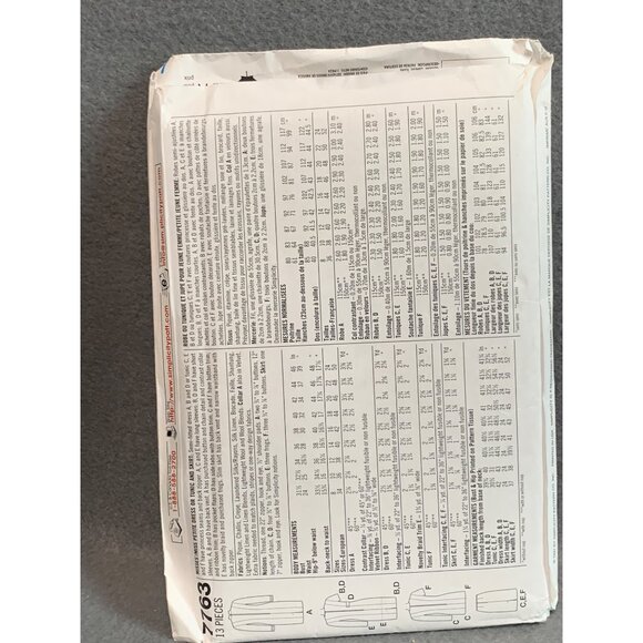 Simplicity 7763 Sewing Pattern Size 14-18 Dresses - Look Like a Fashionista - Picture 2 of 2